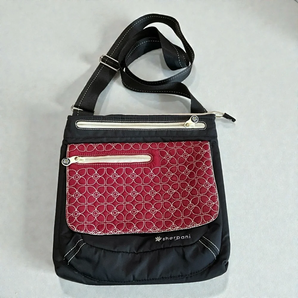 Sherpani Women's Jag LE Bag Crossbody Purse Bag Red Black Embroidered Quilted - Picture 1 of 13
